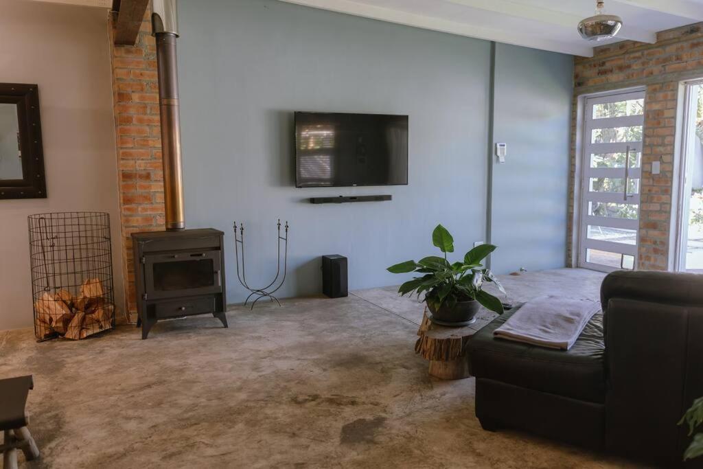 Spacious Family With Wood Fired Hot Tub Kapstadt