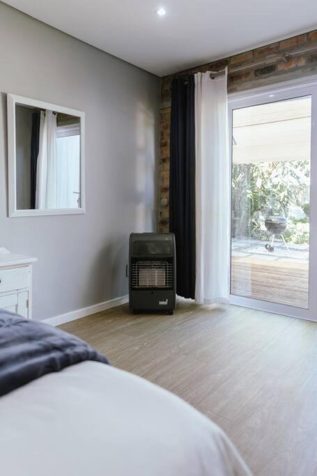Ferienhaus Spacious Family With Wood Fired Hot Tub Kapstadt