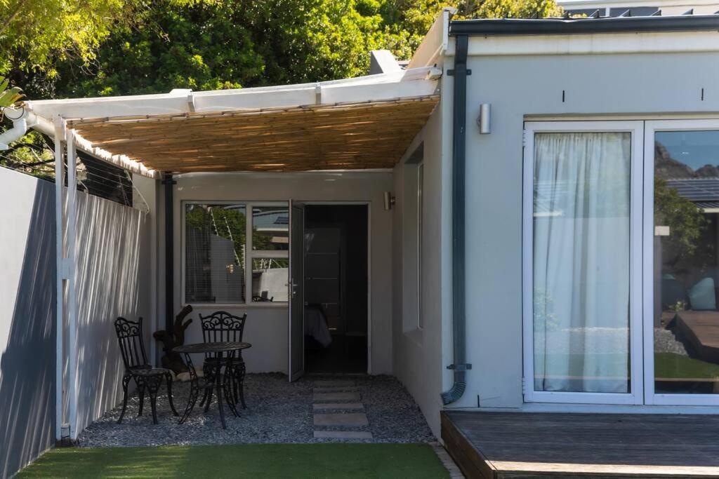 Ferienhaus Spacious Family With Wood Fired Hot Tub Kapstadt