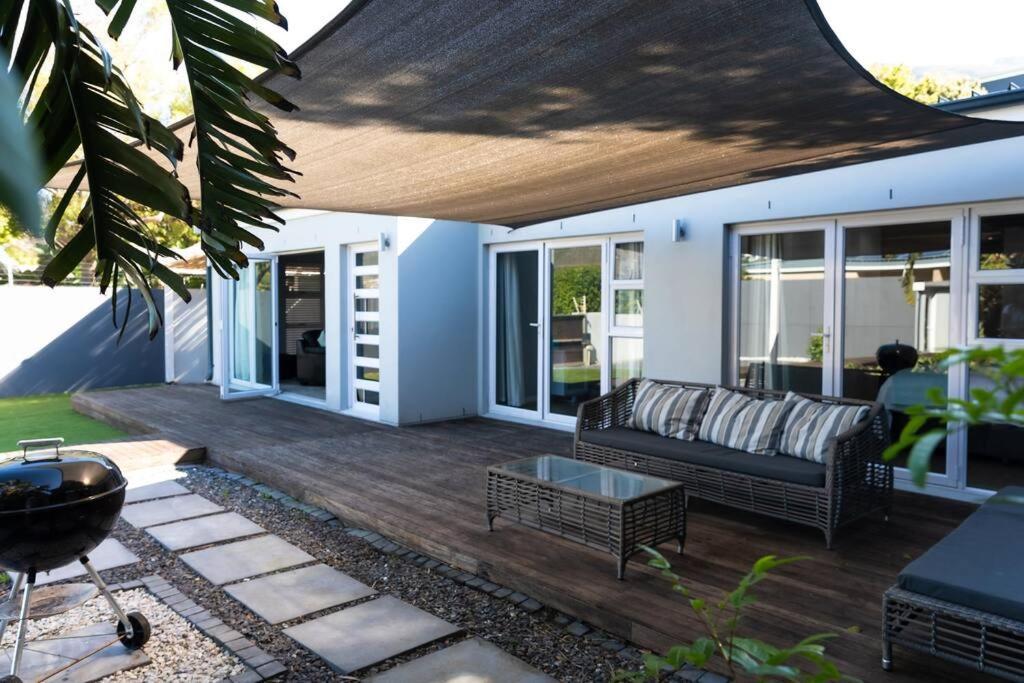 Spacious Family With Wood Fired Hot Tub Kapstadt
